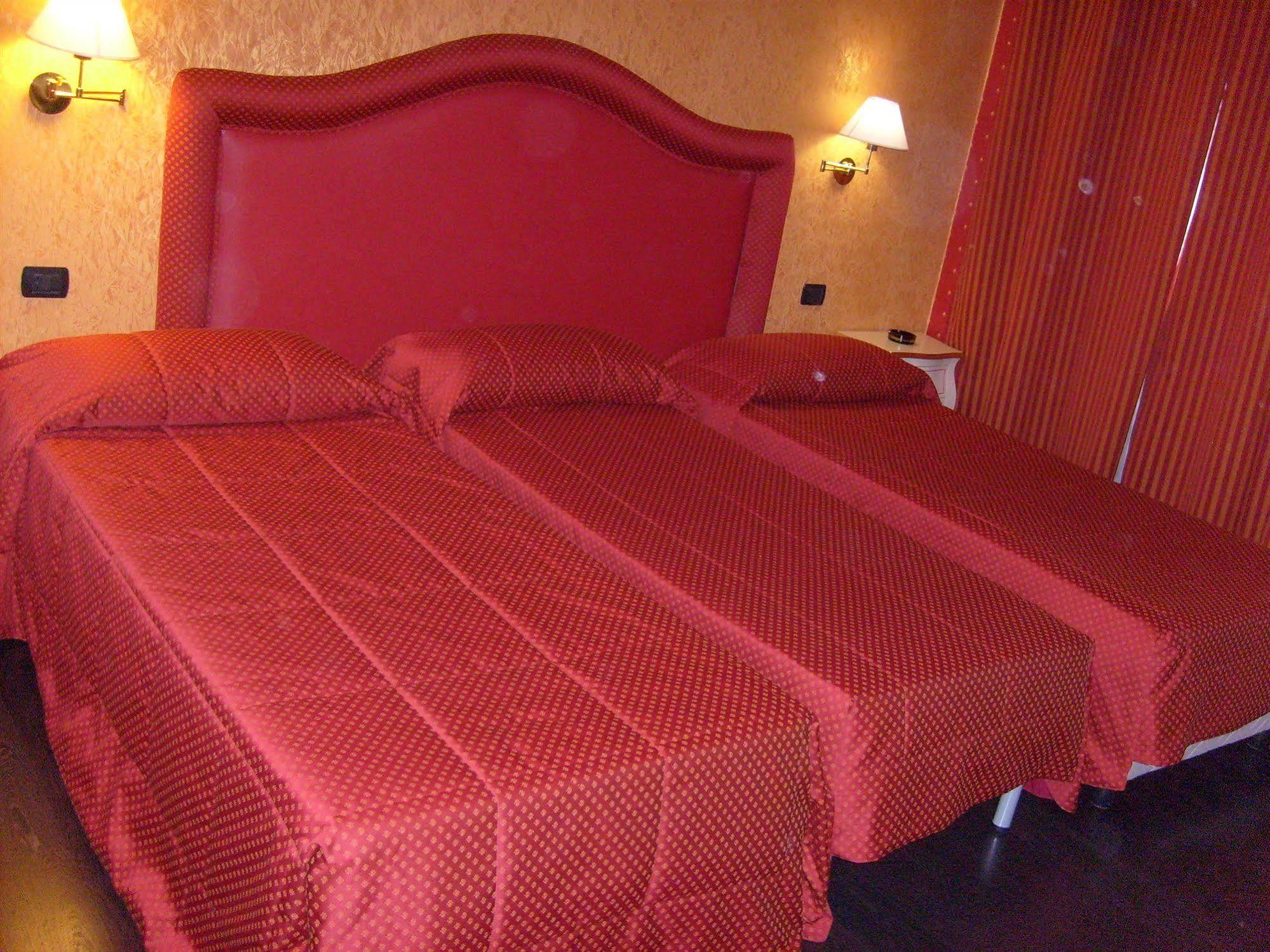 Hotel - Motel Flower Gropello Cairoli Zewnętrze zdjęcie