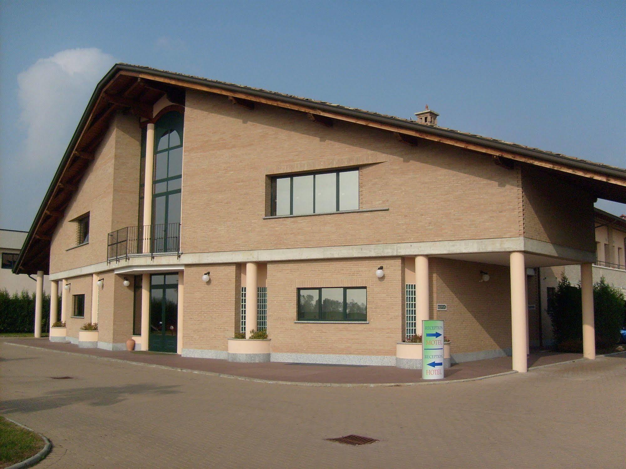 Hotel - Motel Flower Gropello Cairoli Zewnętrze zdjęcie
