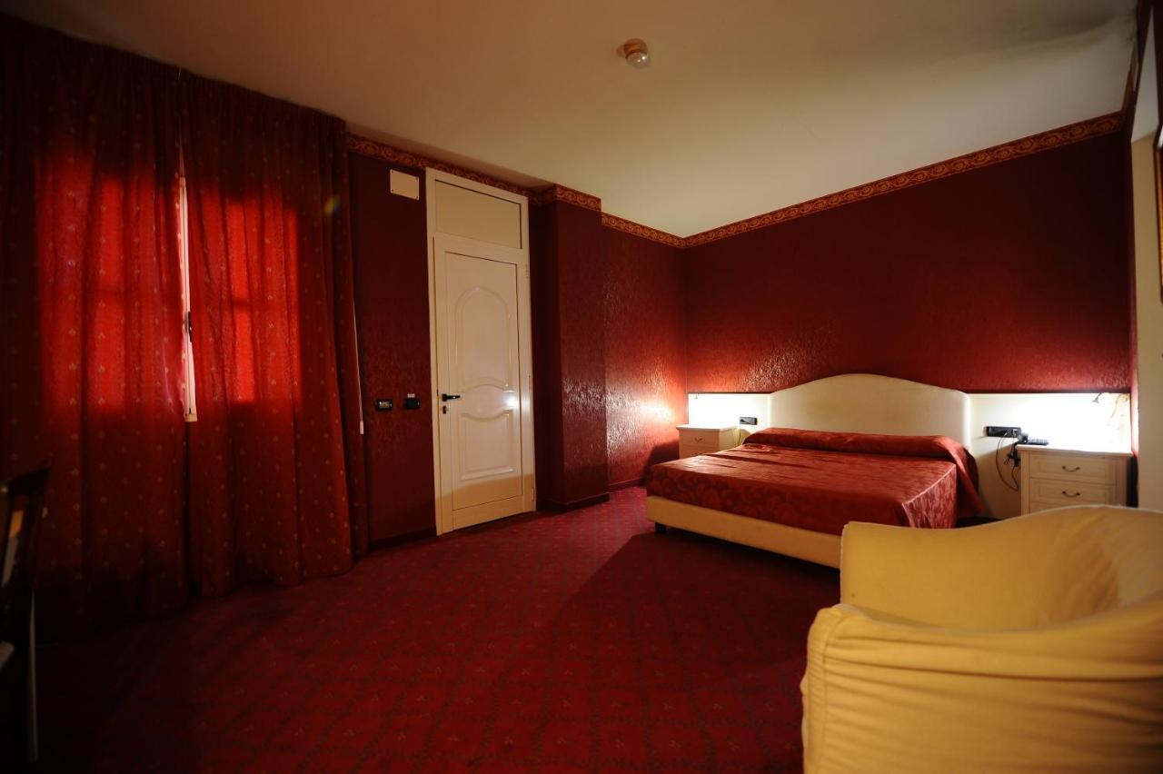 Hotel - Motel Flower Gropello Cairoli Zewnętrze zdjęcie